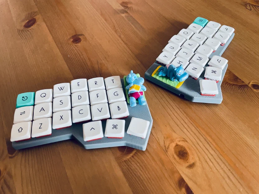 Corne split keyboard with Kailh Choc keycaps